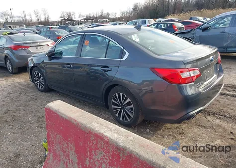 2018 Subaru Legacy 2.5I Premium z USA, uszkodzony, nr VIN 4S3BNAF63J3016432